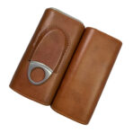 A leather cigar case that can hold 3 cigars - Image 2